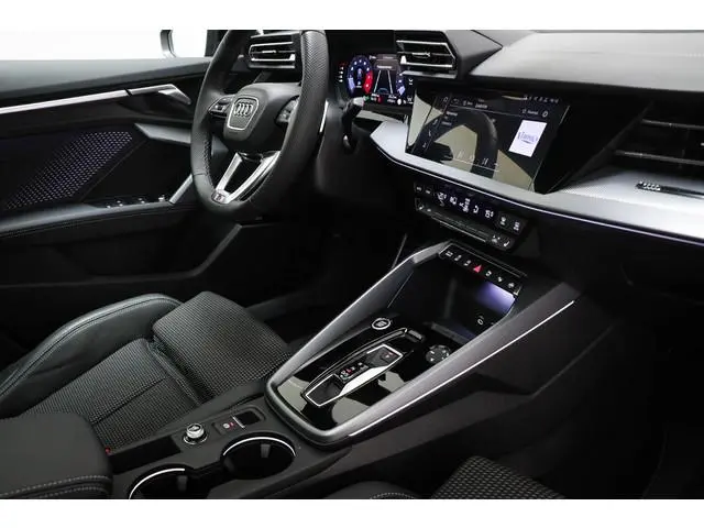 Audi A3 Sportback 35 TFSI S-line edition | ASSITENTIE PACK | PANORAMADAK | SFEERVERLICHTING | SONOS...