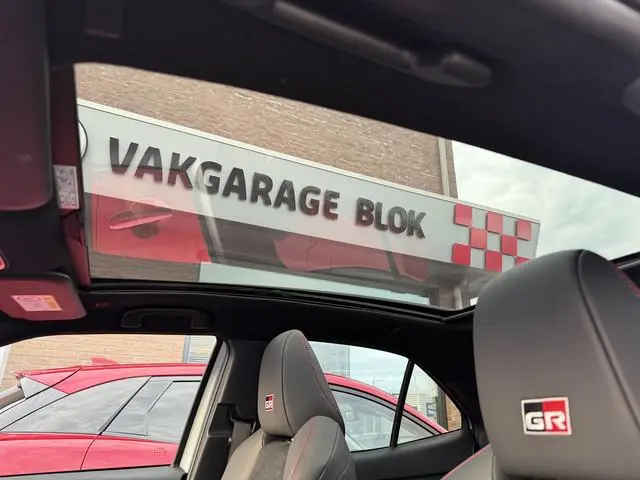 Toyota Yaris Cross 1.5 Hybrid 130 GR Sport | Pano dak | JBL | Head-up | 10jr GARANTIE | Rijklaar!!