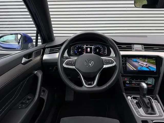 Volkswagen Passat Variant 1.5 TSI R-Line |Pano|Trekhaak|Carplay|360|