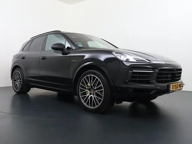 Porsche Cayenne 3.0 E-Hybrid Platinum Edition VAN: 77.900,- VOOR: 72.440,- UW WKVOORDEEL: 5.460,- |...