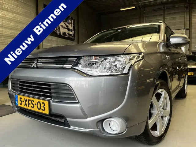 Mitsubishi Outlander 2.0 PHEV Business Edition Camera, Cruise, Navi