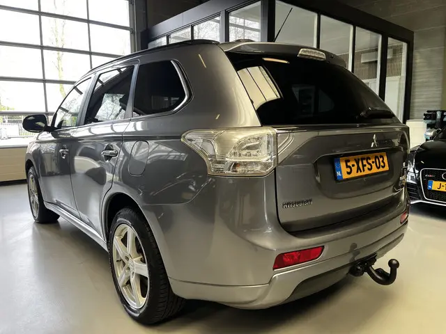 Mitsubishi Outlander 2.0 PHEV Business Edition Camera, Cruise, Navi
