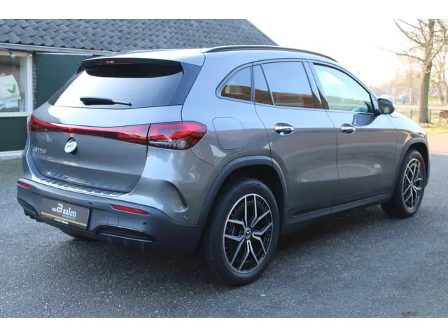 Mercedes-Benz EQA 250 AMG Line 67 kWh SOh 96,3% SFEER NAVI LED 43000KM!!!