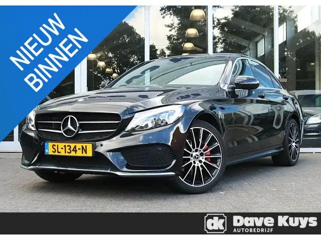 Mercedes-Benz C-klasse 180 AMG Line | Panoramadak | Leer | Trekhaak |