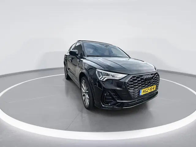 Audi Q3 Sportback 45 TFSI e 245pk S Edition · Panoramadak · Trekhaak · Apple Carplay/Android Auto ·...