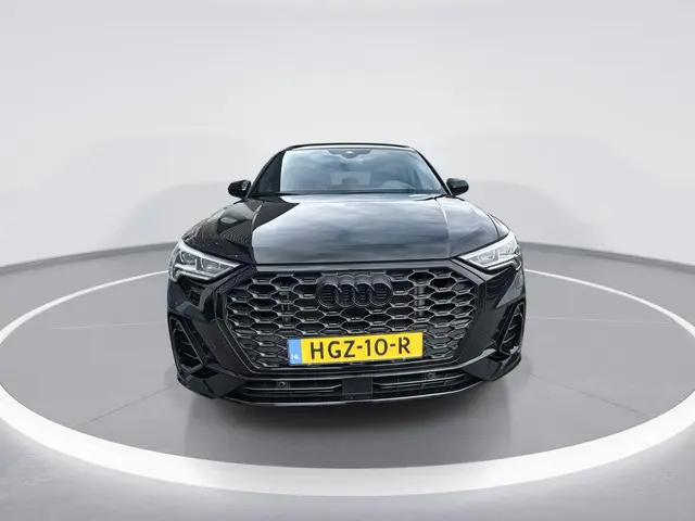 Audi Q3 Sportback 45 TFSI e 245pk S Edition · Panoramadak · Trekhaak · Apple Carplay/Android Auto ·...