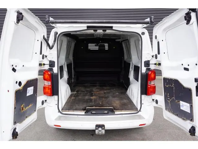 Citroën Jumpy 2.0 120PK L2H1 Navigatie Apple carplay Parkeersensoren Imperiaal Trekhaak Cruise contr...