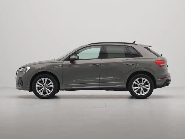 Audi Q3 35 TFSI  150pk Edition S line Navigatie| Digital Cockpit | PDC | Front/Sideass. 17