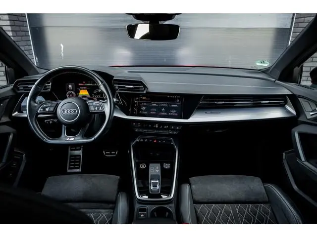 Audi A3 Sportback 40 TFSI 3X S-LINE | PANO | B&O | ALC | SPORTUITLAAT