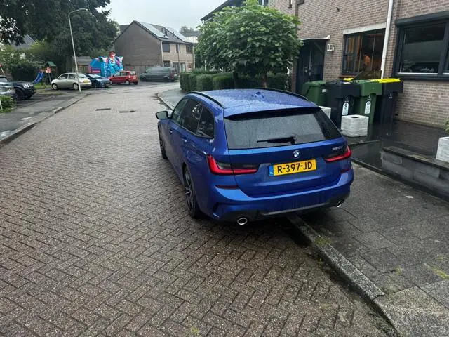 BMW 3-serie Touring 320d High Executive Bj 2021 191PK Dealer onderhouden Vol optie !!