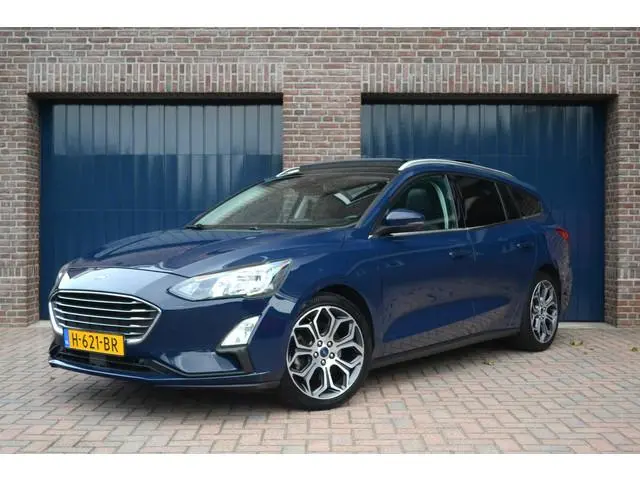 Ford Focus Wagon 1.0 EcoBoost Titanium Business | Panoramadak | Trekhaak | Leder | Keyless