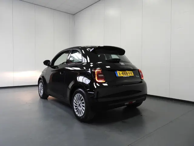 Fiat 500e Urban 42 kWh NAVI-APP/CLIMA/CRUISE!