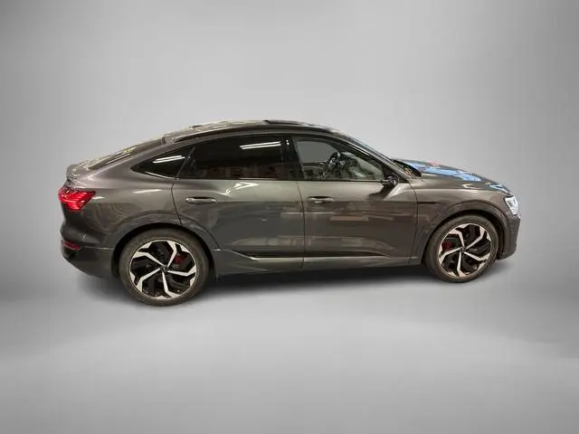 Audi Q8 Sportback e-tron 55 408pk Quattro S Edition Competition 115 kWh · SOH 93,5% · Panoramadak ·...