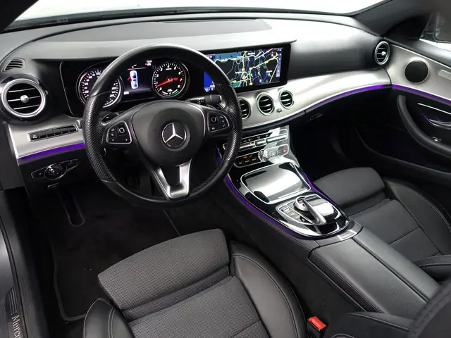 Mercedes-Benz E-klasse 350 e Premium Aut- Nap 131dkm, Dealer onderhouden, Carplay, Android auto, Sfe...