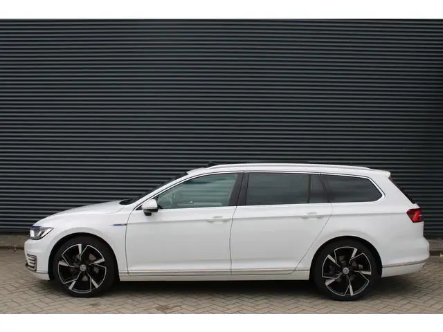 Volkswagen Passat Variant 1.4 TSI GTE Highline Panoradak Leer/Alcantara Adaptive-Cruise Car-Play