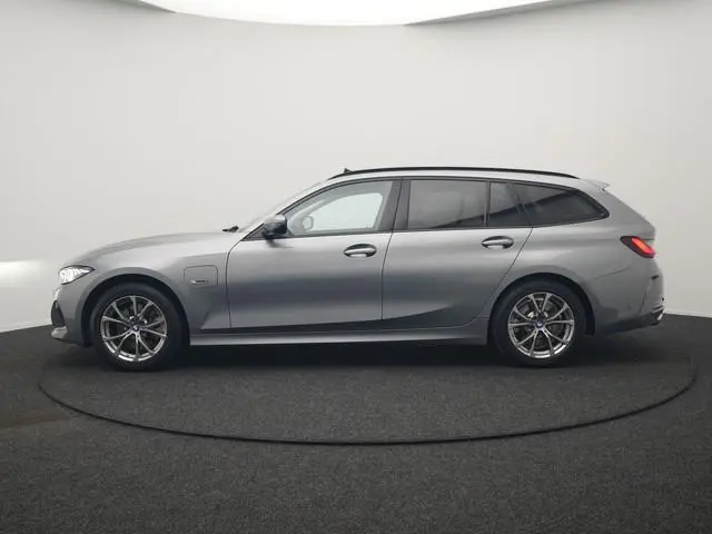 BMW 3-serie Touring 320e Sportline FACELIFT PHEV Dealer O.H | Panodak | Widescreen Navi | Harman Kar...