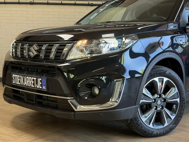 Suzuki Vitara 1.4 Boosterjet AllGrip Comfort | Trekhaak | Pano | 17" | Carplay | Camera | ACC | Dode...