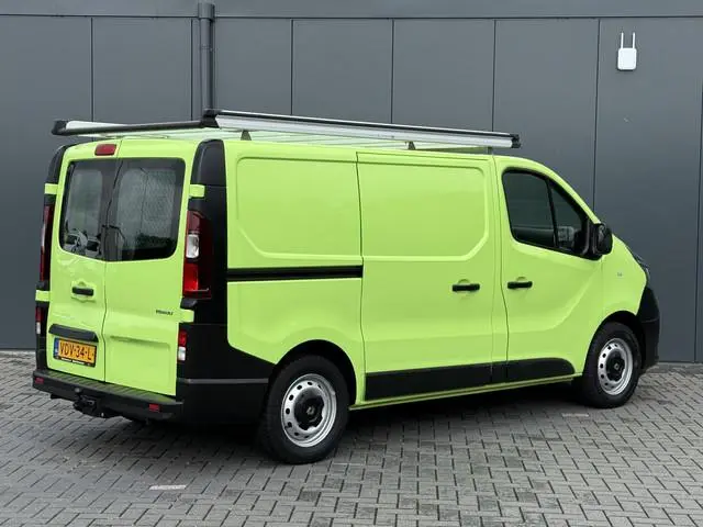 Renault Trafic 1.6 dCi / L1H1 / 1e EIG. / BOTT INRICHTING / TREKHAAK / IMPERIAAL / 3-ZITS / AIRCO /...
