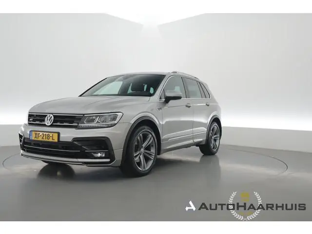 Volkswagen Tiguan 1.5 TSI ACT Highline Business R | Rijklaar! | Orig. NL | Elek. Trekhaak | Dig. Coc...
