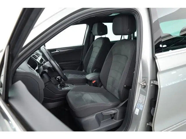 Volkswagen Tiguan 1.5 TSI ACT Highline Business R | Rijklaar! | Orig. NL | Elek. Trekhaak | Dig. Coc...
