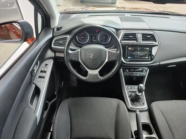 Suzuki S-Cross