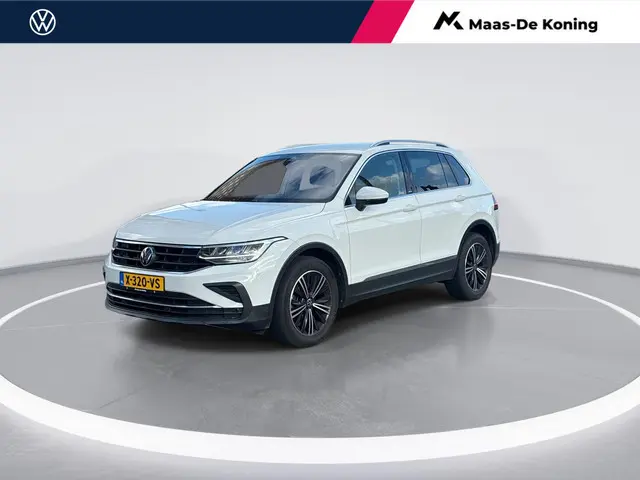 Volkswagen Tiguan 1.5TSI/150PK Life Business DSG · Navigatie · Apple/Android Car Play ·  Trekhaak ·...
