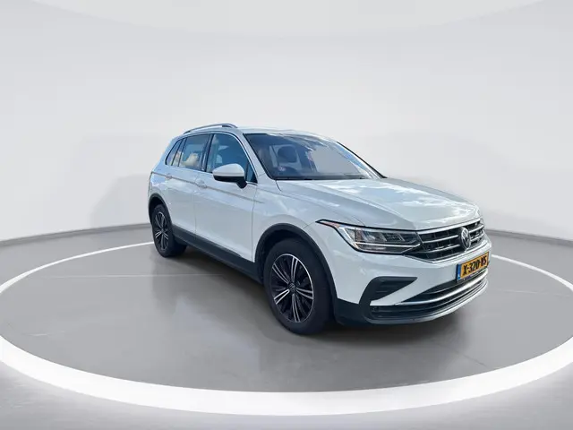 Volkswagen Tiguan 1.5TSI/150PK Life Business DSG · Navigatie · Apple/Android Car Play ·  Trekhaak ·...