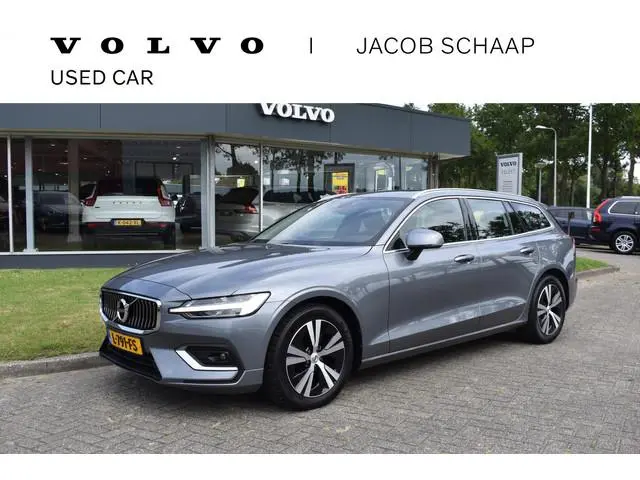 Volvo V60 B3 177PK Automaat Inscription | Trekhaak | ACC | Blis | Panoramadak | H&K | Camera | Stoel...