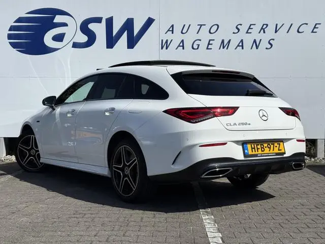 Mercedes-Benz CLA-klasse Shooting Brake 250e AMG Line | Pano | Ambient Light | Camera | Keyless | 18...