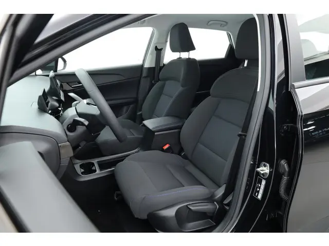 MG MG4 Electric Standard 51 kWh | Dig. Cockpit | Nav + CarPlay | Adapt. Cruise | Camera | Dab | PDC | LED | ACC