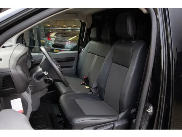 Toyota PROACE Electric Compact Standard Range Navigator , Carplay/Android auto,