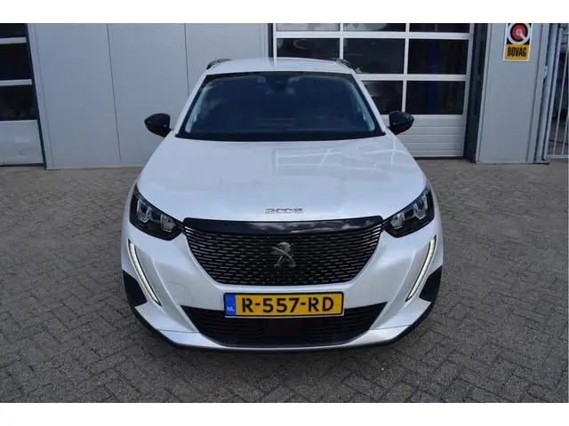 Peugeot 2008 1.2 Allure Pack 100PK | NL-Auto | Camera | Keyless Entry & Start