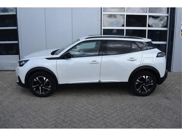 Peugeot 2008 1.2 Allure Pack 100PK | NL-Auto | Camera | Keyless Entry & Start