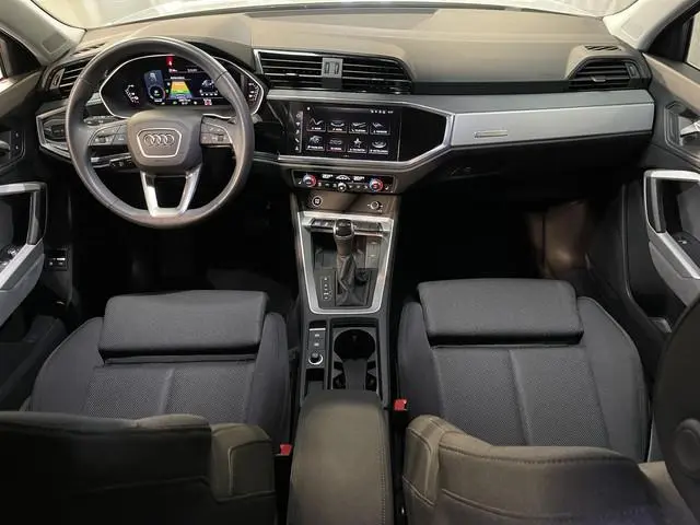 Audi Q3 Sportback 45 TFSI e S Edition 20"/Adaptieve cruise/Dodehoek/LED/Elektrische klep/Keyless/Sto...