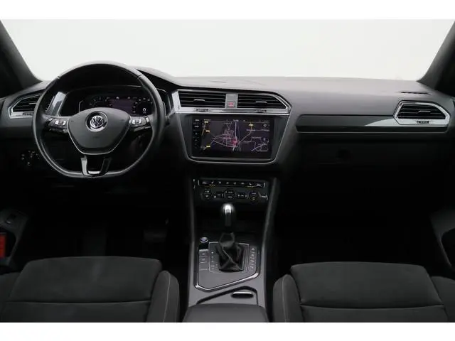 Volkswagen Tiguan Allspace 1.5 TSI Highline Business R 7p. Panoramadak, Keyless, ACC, Trekhaak, Appl...