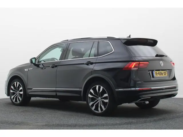 Volkswagen Tiguan Allspace 1.5 TSI Highline Business R 7p. Panoramadak, Keyless, ACC, Trekhaak, Appl...