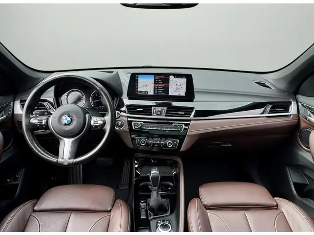 BMW X1 xDrive25e 221PK PHEV HIGH EXECUTIVE SPORT TREKHAAK/LEDER/HEAD-UP/PANORAMADAK PLUG-IN HYBRIDE
