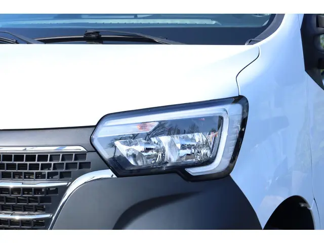 Renault Master T35 2.3 dCi 135 L2H2 Comfort | Airco | Cruise | Imperiaal | Trekhaak