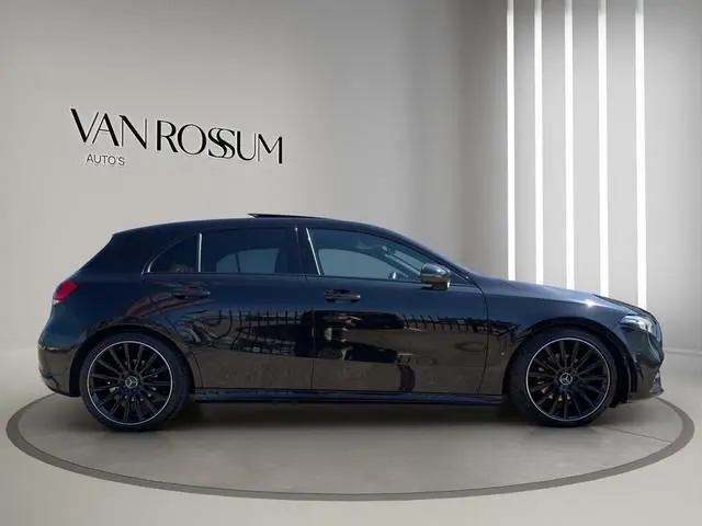 Mercedes-Benz A-klasse 180 Business Solution AMG Pano | Stoelverwarming | 19 "| Parksensors V+A | Wi...