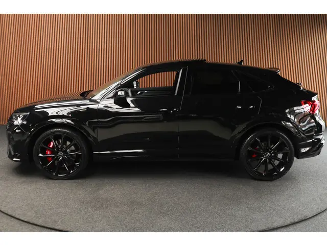 Audi RSQ3 Sportback TFSI RS 360° Panorama ACC Sonos Memory Leer Navi Sonos Climate voor en achter PDC 21" LM velgen Fabrieksgarantie t/m 2029!