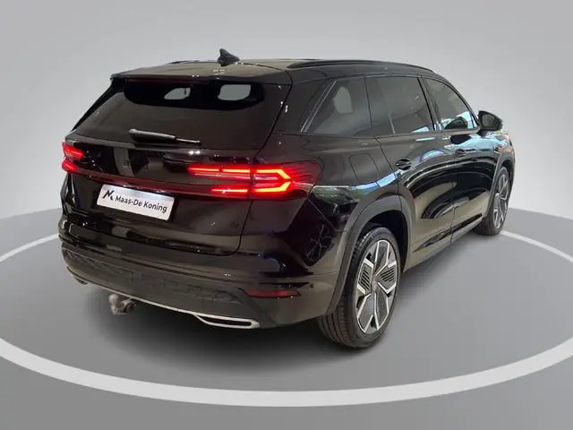 Skoda Kodiaq 1.5TSI 150kW/204PK PHEV Sportline · Panoramadak · Trekhaak · 360°Camera + Parkeersensor...