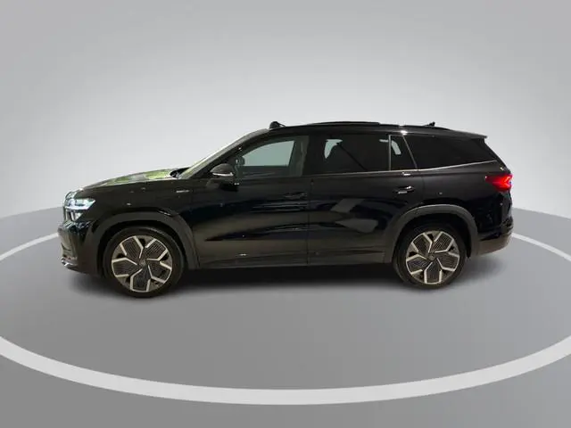 Skoda Kodiaq 1.5TSI 150kW/204PK PHEV Sportline · Panoramadak · Trekhaak · 360°Camera + Parkeersensor...