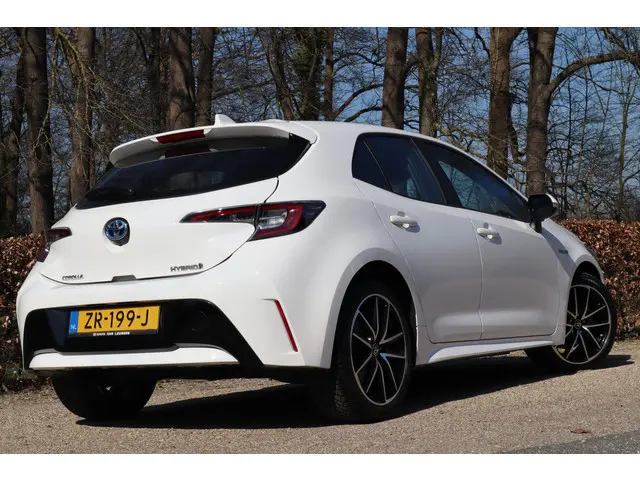 Toyota Corolla 1.8 Hybrid | Automaat | Navi | Carplay |