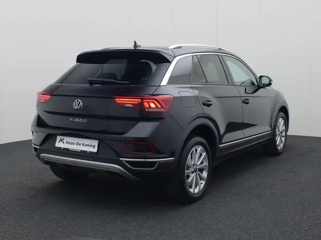 Volkswagen T-Roc 1.5TSI/150PK Style DSG · Navigatie · Apple/Android Car Play ·  Trekhaak · Stoelverw...