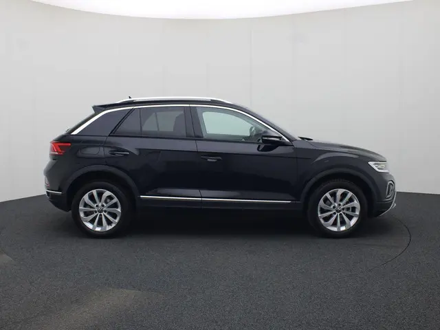 Volkswagen T-Roc 1.5TSI/150PK Style DSG · Navigatie · Apple/Android Car Play ·  Trekhaak · Stoelverw...