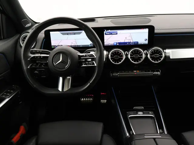 Mercedes-Benz EQB 350 4MATIC 292 PK 7-PERS. AMG LINE 67 kWh + LEDER | 360 CAMERA | PANORAMA | SFEERVERLICHTING