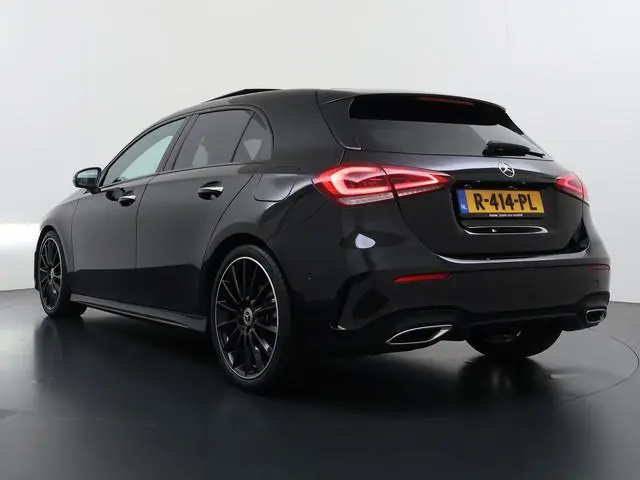 Mercedes-Benz A-klasse 180 Premium | Pano | Keyless | Sfeerverlichting