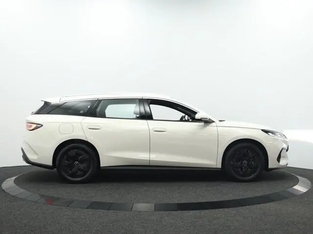 BYD SEAL