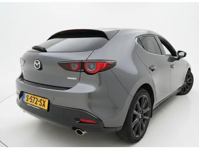 Mazda 3 2.0 e-SkyActiv-G M Hybrid 150PK AUT. SPORTIVE HEAD-UP/ACC/NAVI/STOELVERW. 