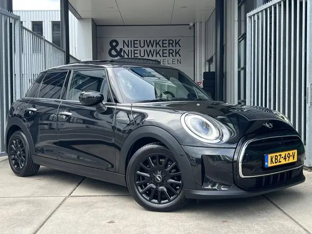 MINI 5-Deurs 1.5 Cooper Classic | SCHUIF/KANTELDAK | HEAD-UP DISPLAY | HARMAN/KARDON | CAMERA | CARP...